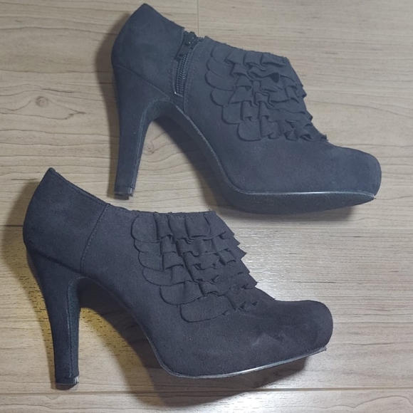 Madden Girl Raleigh Ruffle Booties - Picture 2 of 8